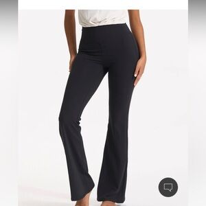 Vuori Wideleg Studio Flare Leggings